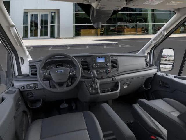 Photo of 2025 Oxford White Ford Transit-250