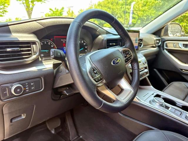 Photo of 2023 Agate Black Metallic Ford Explorer