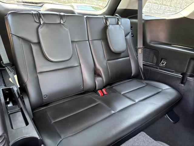 Photo of 2023 Agate Black Metallic Ford Explorer