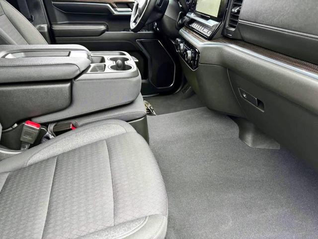 Photo of 2023 Black Chevrolet Silverado 1500