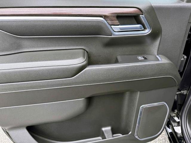 Photo of 2023 Black Chevrolet Silverado 1500