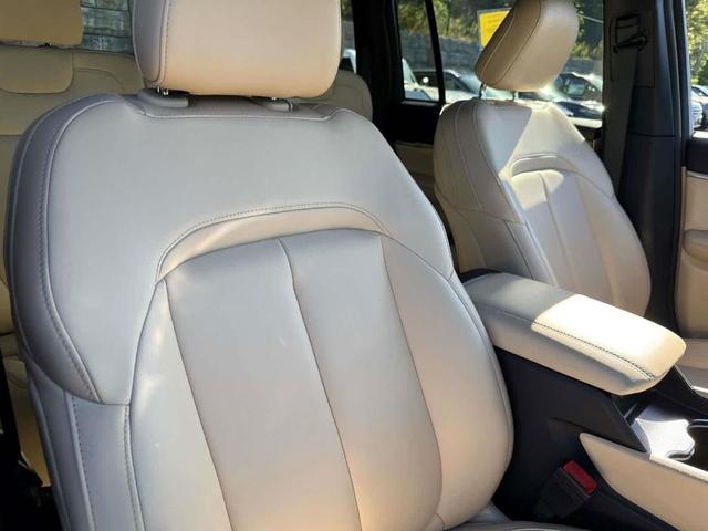 Photo of 2024 Metallic Jeep Grand Cherokee