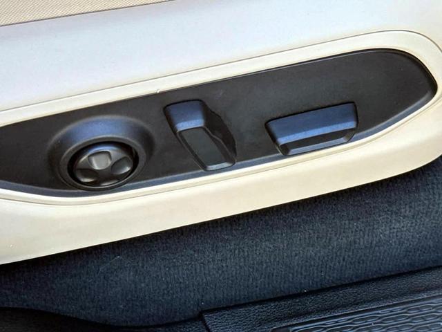 Photo of 2024 Metallic Jeep Grand Cherokee