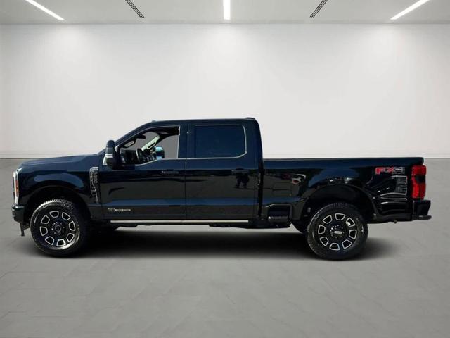 Photo of 2025 Agate Black Metallic Ford F-250