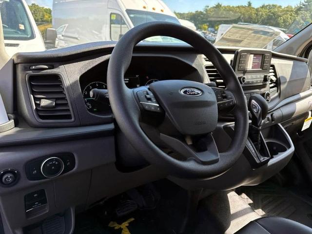 Photo of 2025 Oxford White Ford Transit-250
