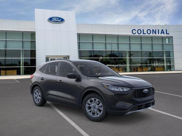 Photo of 2025 Agate Black Metallic Ford Escape