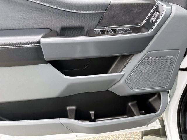Photo of 2024 Oxford White Ford F-150