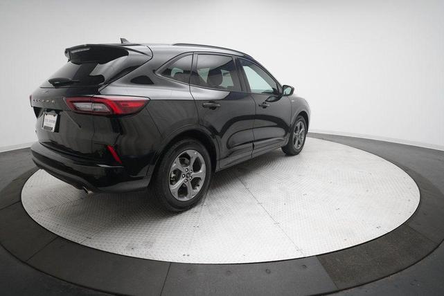 Photo of 2024 Black Metallic Ford Escape