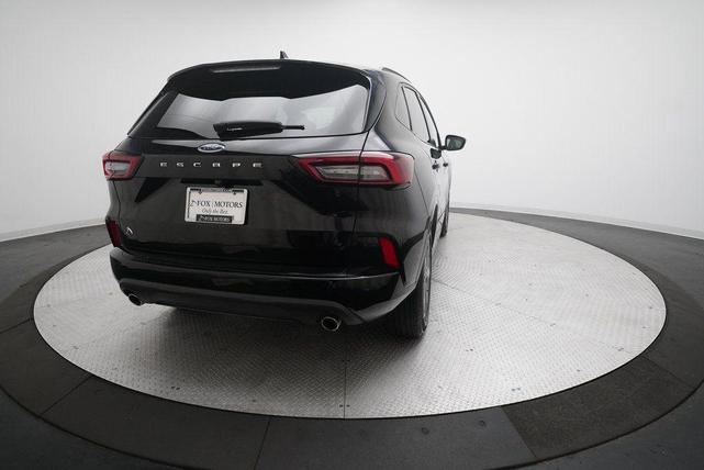 Photo of 2024 Black Metallic Ford Escape