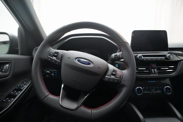Photo of 2024 Black Metallic Ford Escape