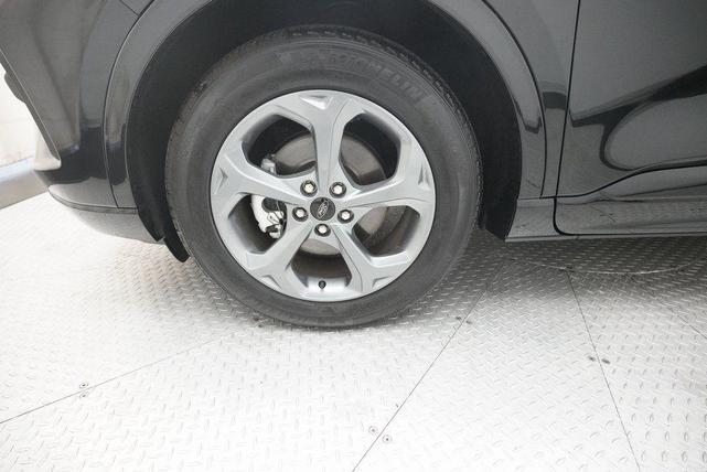 Photo of 2024 Black Metallic Ford Escape