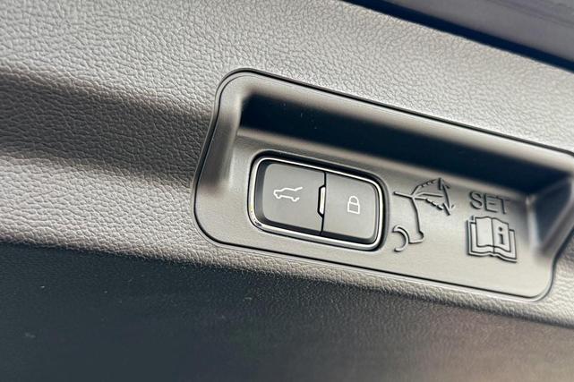 Photo of 2025 Black Ford Explorer