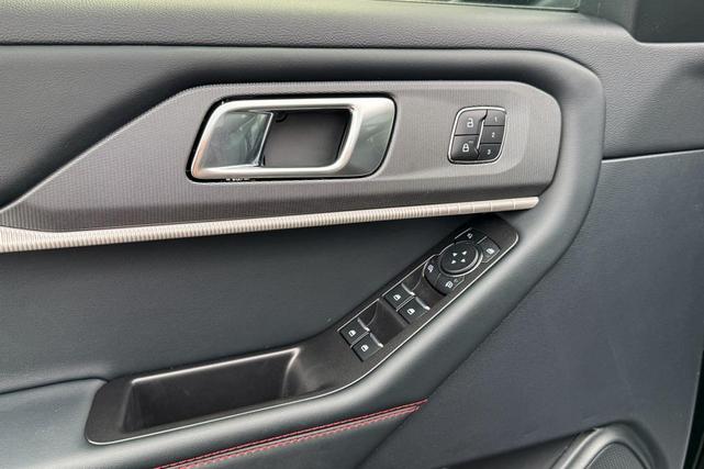 Photo of 2025 Black Ford Explorer