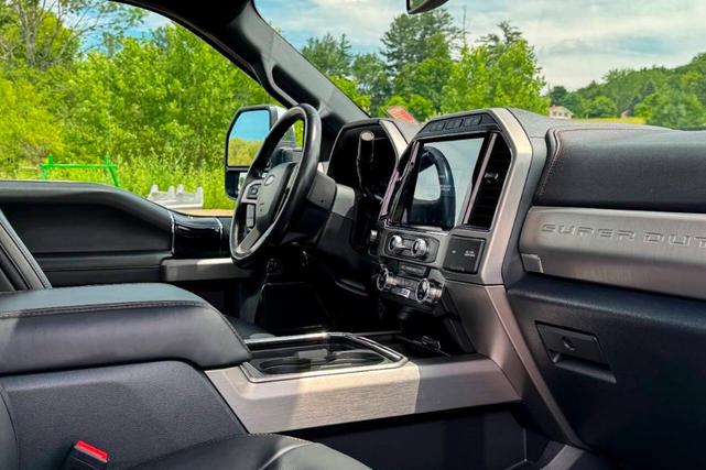 Photo of 2022 Black Ford F-350