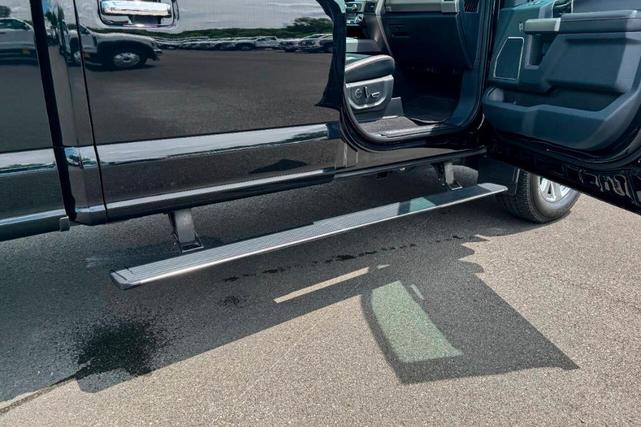 Photo of 2022 Black Ford F-350