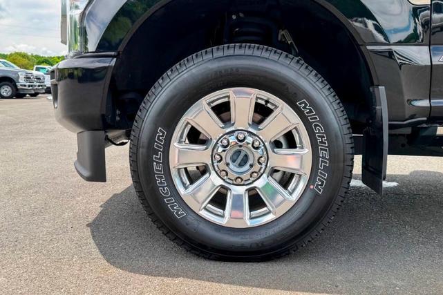Photo of 2022 Black Ford F-350