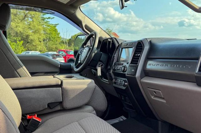 Photo of 2022 Red Ford F-350