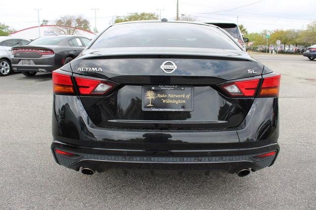 Photo of 2019 Super Black Nissan Altima