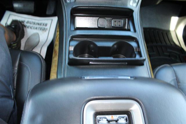 Photo of 2017 Onyx Black GMC Yukon XL