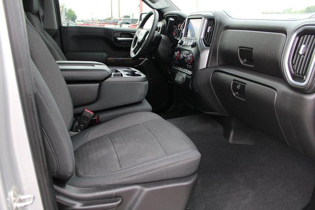 Photo of 2019 Silver Ice Metallic Chevrolet Silverado 1500
