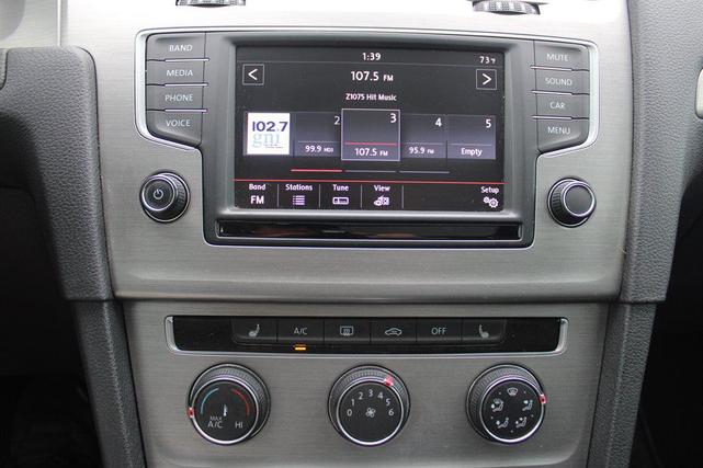 Photo of 2016 Grey Volkswagen Golf SportWagen
