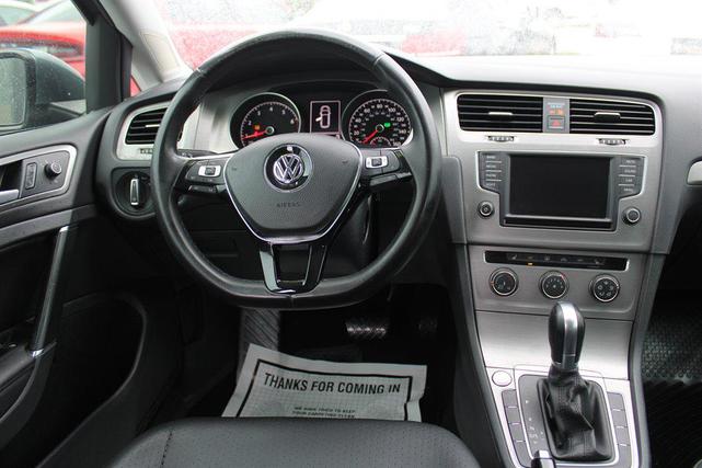 Photo of 2016 Grey Volkswagen Golf SportWagen
