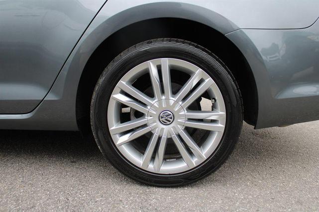 Photo of 2016 Grey Volkswagen Golf SportWagen
