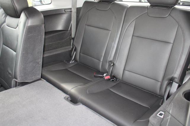 Photo of 2016 Crystal Black Pearl Acura MDX