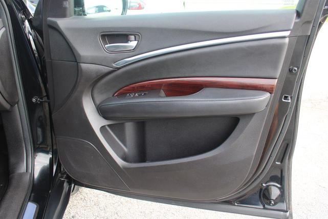 Photo of 2016 Crystal Black Pearl Acura MDX