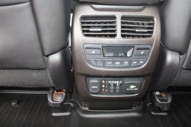 Photo of 2016 Crystal Black Pearl Acura MDX