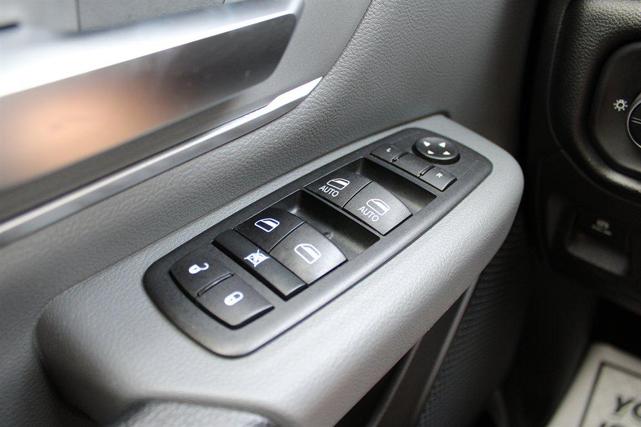 Photo of 2020 Granite Crystal Metallic Clearcoat RAM 1500