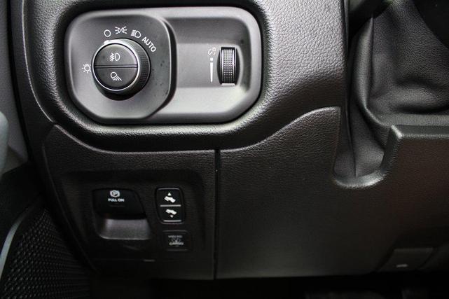 Photo of 2020 Granite Crystal Metallic Clearcoat RAM 1500