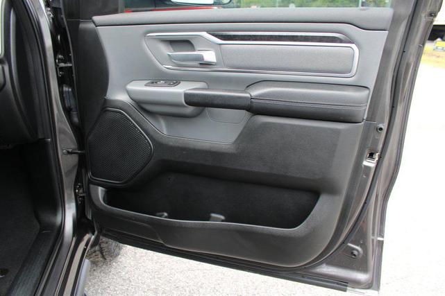 Photo of 2020 Granite Crystal Metallic Clearcoat RAM 1500