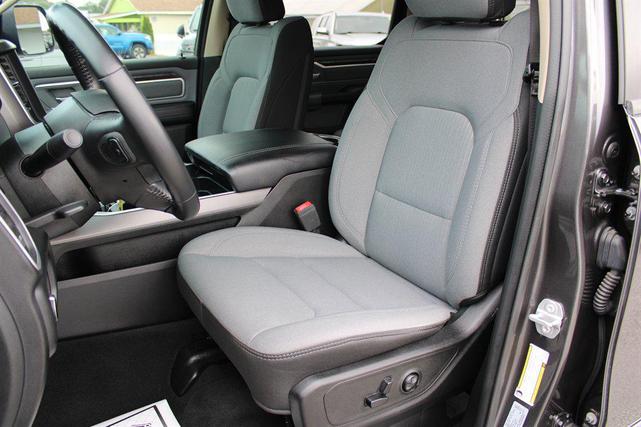 Photo of 2020 Granite Crystal Metallic Clearcoat RAM 1500