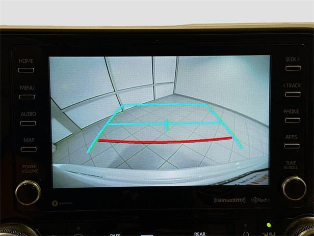 Photo of 2022 Wind Chill Pearl Toyota Highlander Hybrid