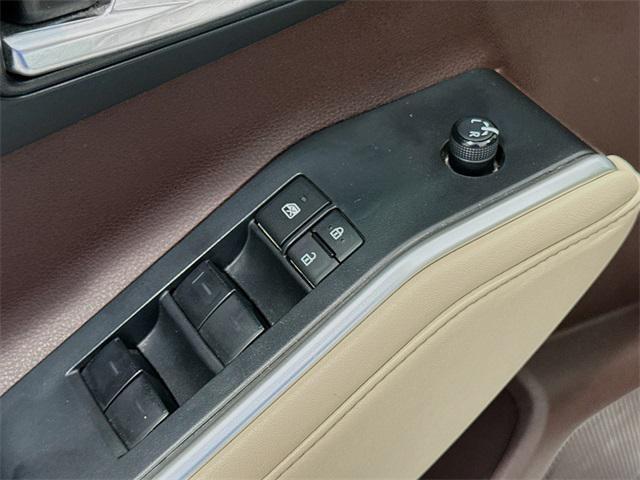 Photo of 2022 Wind Chill Pearl Toyota Highlander Hybrid