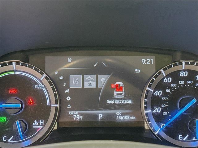 Photo of 2022 Wind Chill Pearl Toyota Highlander Hybrid