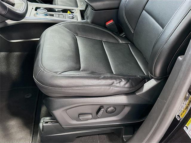 Photo of 2023 Black Metallic Ford Explorer