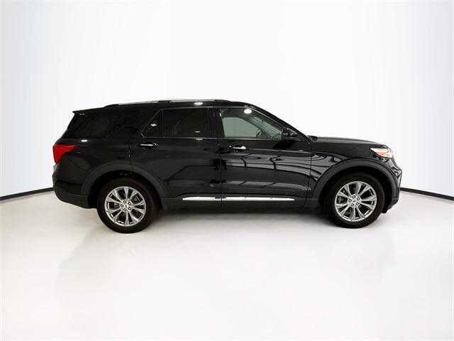 Photo of 2023 Black Metallic Ford Explorer
