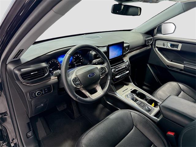 Photo of 2023 Black Metallic Ford Explorer