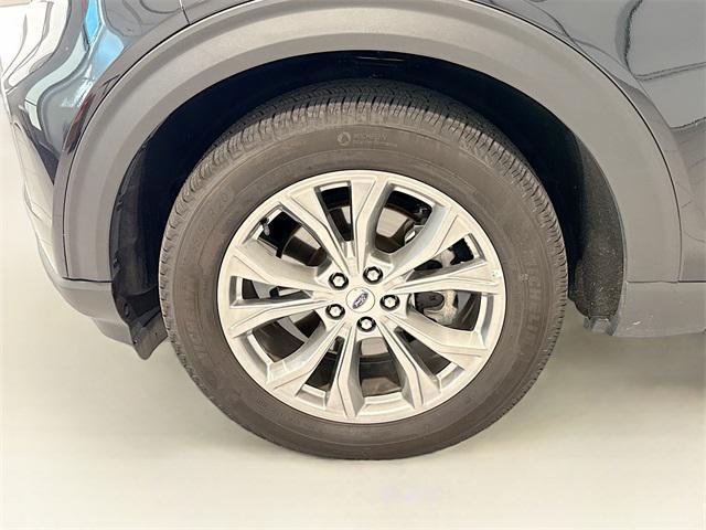 Photo of 2023 Black Metallic Ford Explorer