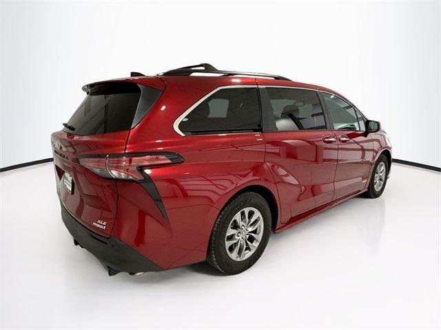 Photo of 2021 Ruby Toyota Sienna