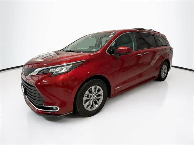 Photo of 2021 Ruby Toyota Sienna