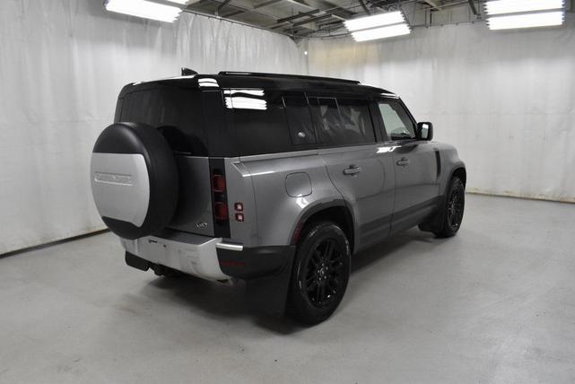 Photo of 2022 Gray Land Rover Defender