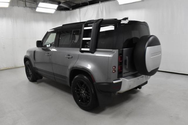 Photo of 2022 Gray Land Rover Defender