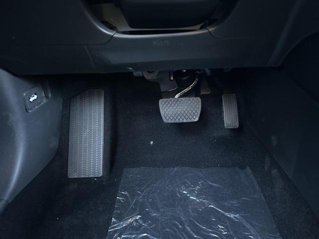 Photo of 2026 Platinum White Pearl Honda HR-V