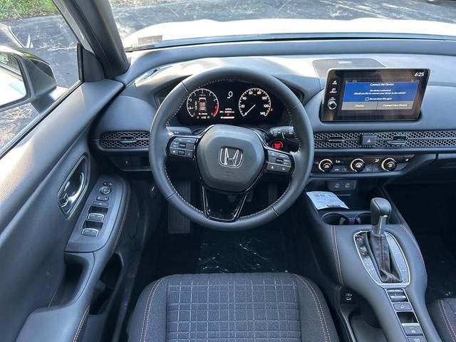 Photo of 2026 Platinum White Pearl Honda HR-V