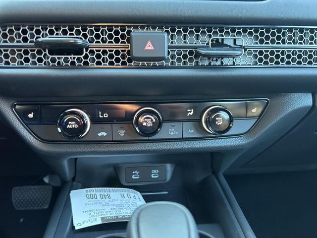 Photo of 2026 Platinum White Pearl Honda HR-V