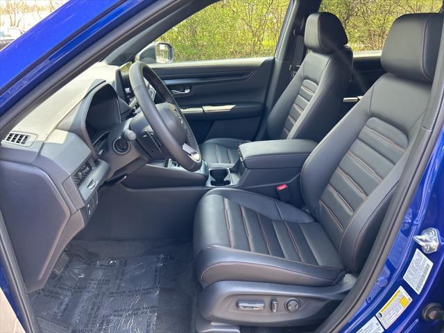 Photo of 2025 Pearl Honda CR-V Hybrid