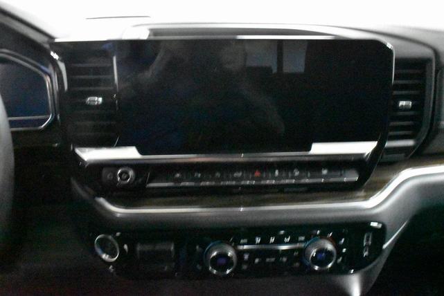 Photo of 2022 Black Chevrolet Silverado 1500